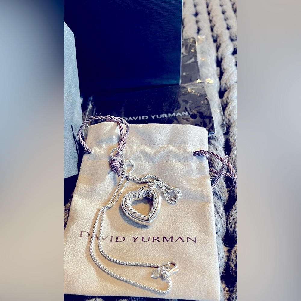 DAVID YURMAN Cable Classic Heart Pendant on 18” box chain in Sterling